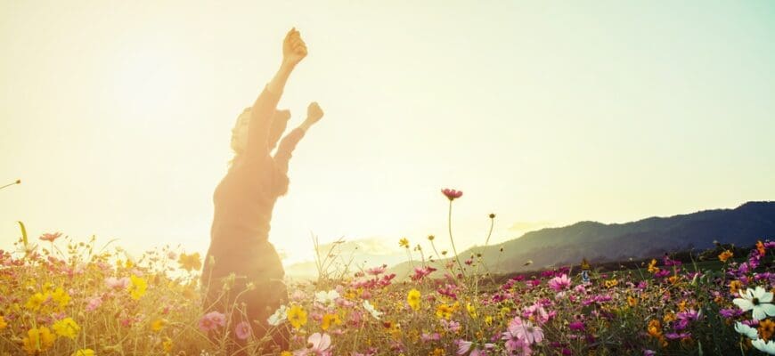 Lifestyle,Concept,-,Beautiful,Happy,Woman,Enjoying,Fresh,Air,In